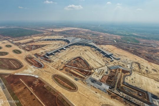 Sân bay Long Thành: Nhà ga 35.000 tỷ đồng đã hoàn thiện mái