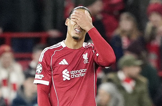 Liverpool 1-4 PSV: Khủng hoảng toàn diện tại Anfield