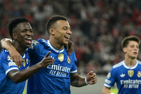 Hàng loạt 'cơn mưa bàn thắng' tại đấu trường Champions League