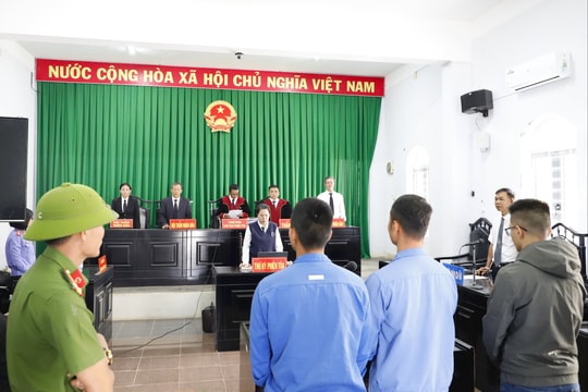 Ba bị cáo lãnh 29 năm tù vì tàng trữ ma túy và pháo nổ