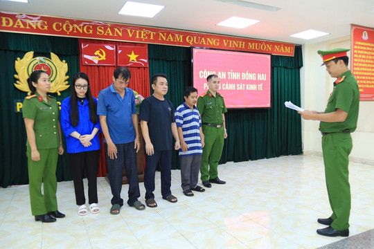 Bắt 4 đối tượng mua bán trái phép hóa đơn, chứng từ khống cho hàng trăm doanh nghiệp