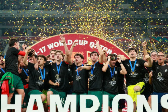 Phản ứng của Ronaldo sau khi U17 Bồ Đào Nha vô địch thế giới