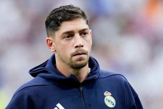 MU lên kế hoạch lớn: Hỏi mua Valverde, 11 cầu thủ có thể ra đi