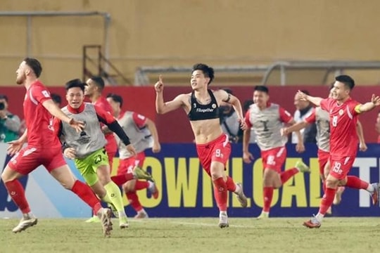 Đình Bắc và bàn thắng vàng đưa CAHN vào vòng trong cúp châu Á