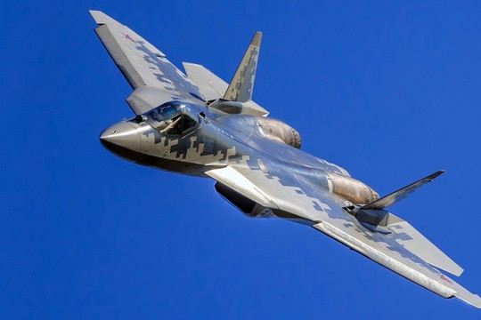 Su-57 tăng cường qua thực chiến, nêu lợi thế trước F-35