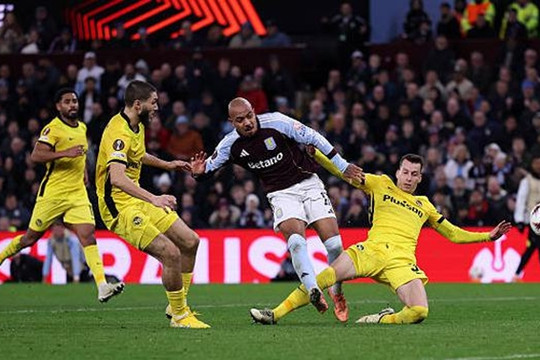 Donyell Malen lập cú đúp, Aston Villa hạ gục Young Boys