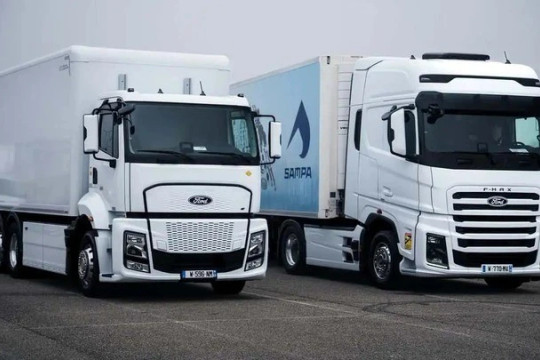 Xe tải điện đầu tiên của Ford có phạm vi hoạt động lên tới 300 km