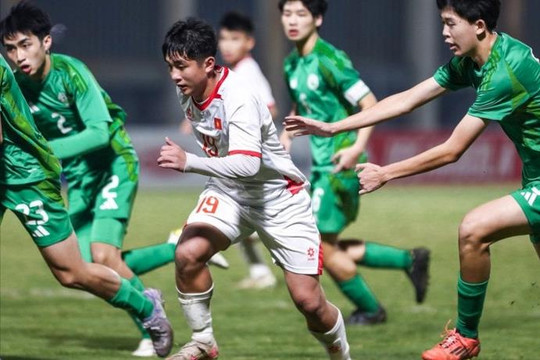 Thắng U17 Ma Cao (Trung Quốc) 4-0, U17 Việt Nam vững ngôi đầu bảng