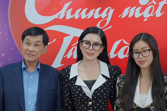 Tiên Nguyễn và hôn phu trích tiền cưới ủng hộ Khánh Hòa