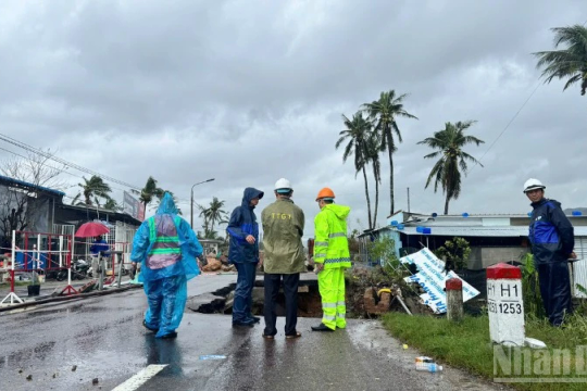 Tập trung khôi phục giao thông tại Khánh Hòa, Lâm Đồng sau mưa lũ và ảnh hưởng bão số 15