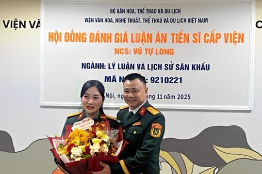 NSND Tự Long nhận bằng Tiến sĩ ở tuổi 52, lập dấu mốc mới