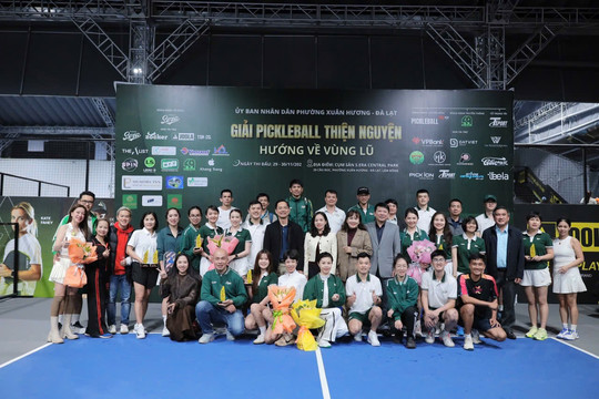 Hơn 200 triệu đồng hướng về vùng lũ từ giải đấu Pickleball
