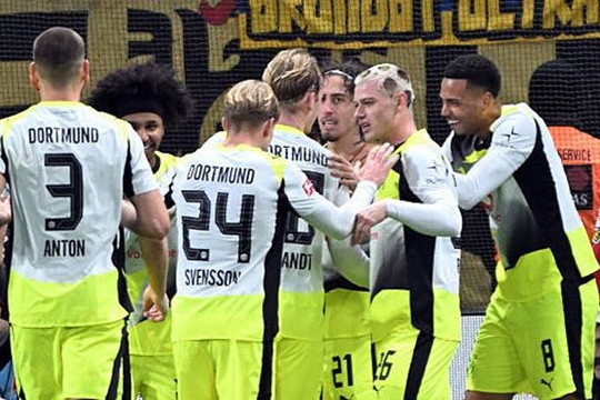 Dortmund hạ Leverkusen 2-1, chiếm vị trí top 3 Bundesliga