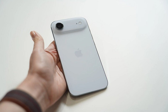 iPhone Air giảm giá 4 triệu: Thất bại thiết kế hay món hời bất ngờ?