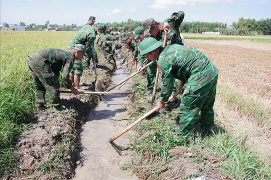 Lực lượng vũ trang tỉnh Lâm Đồng chung sức xây dựng nông thôn mới