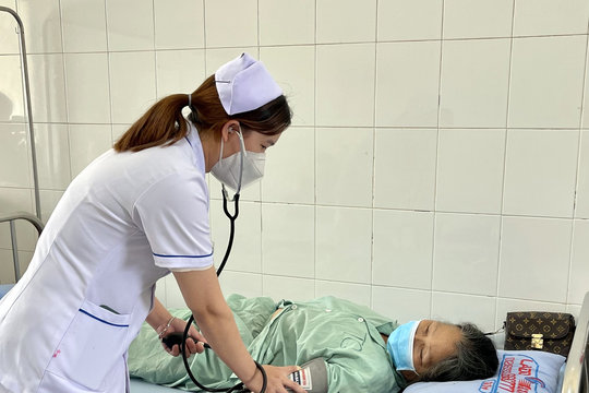 Đảm bảo quyền lợi BHYT cho người dân vùng mưa lũ