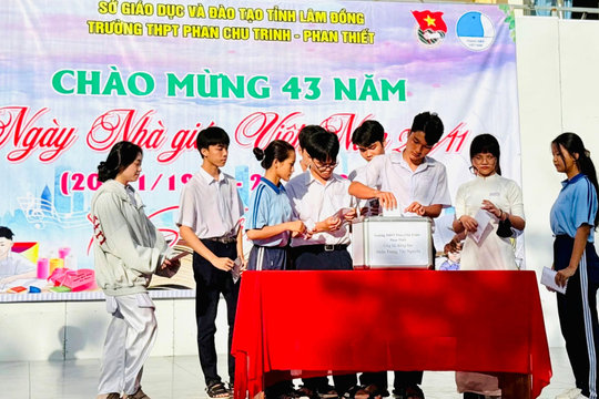 Ngành giáo dục quyên góp và khắc phục hậu quả do mưa lũ