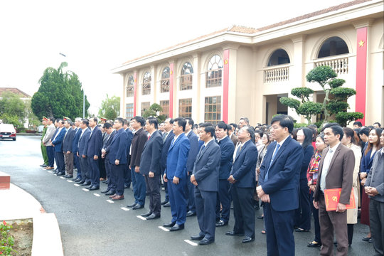 Tỉnh ủy Lâm Đồng quyên góp hơn 57 triệu đồng hỗ trợ đồng bào vùng lũ