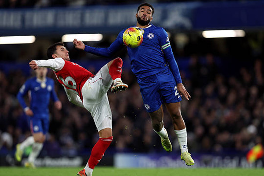 Chelsea 10 người cầm hòa Arsenal: Dấu ấn Maresca và Reece James