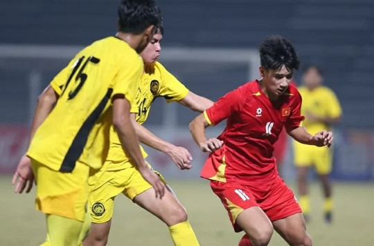 U17 Việt Nam đại thắng Malaysia 4-0, lập kỷ lục vòng loại