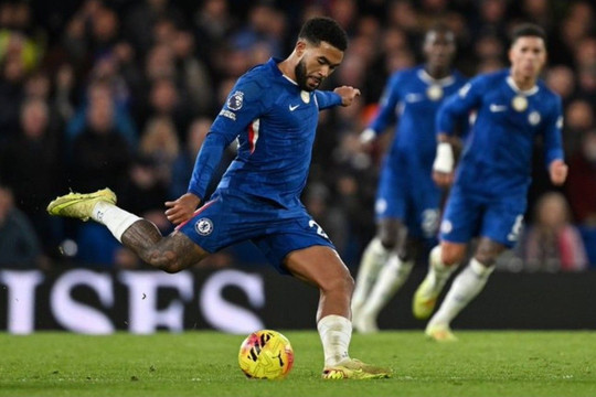 Chelsea 10 người quả cảm cầm hòa Arsenal tại Stamford Bridge