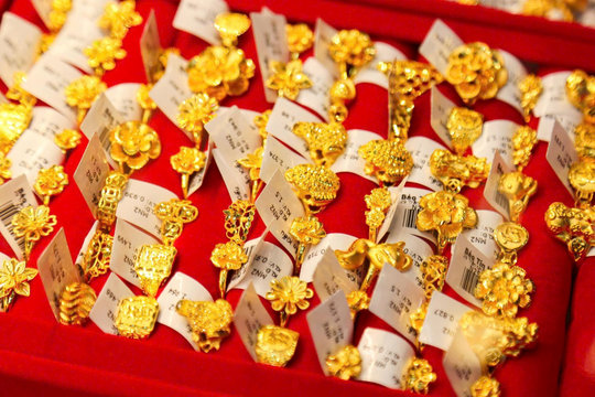 Cập nhật giá vàng trưa nay 2/12/2025: Giá vàng SJC, giá vàng 24k 9999, giá vàng nhẫn, vàng thế giới