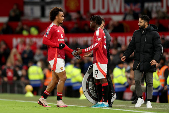 Man Utd giữ chân Mainoo: Bài học từ Zirkzee và nỗi lo McTominay