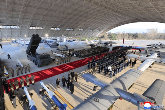 Triều Tiên khoe drone tấn công, Đức triển khai Arrow 3