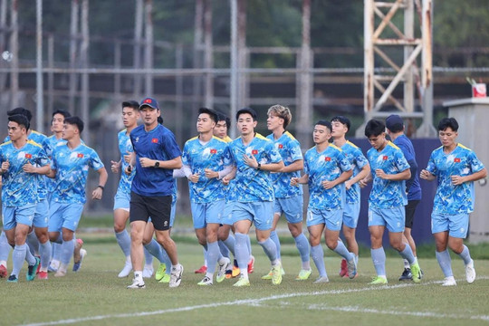 U22 Việt Nam gặp sự cố tại SEA Games 33, buổi tập bị rút ngắn