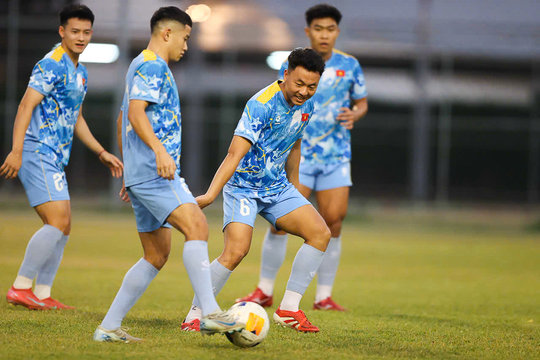 U22 Việt Nam lỡ giáo án quan trọng vì kẹt xe ở Bangkok