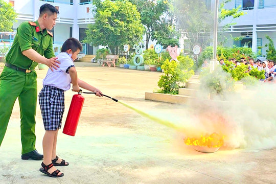 Rèn kỹ năng sống qua trải nghiệm ngoại khóa