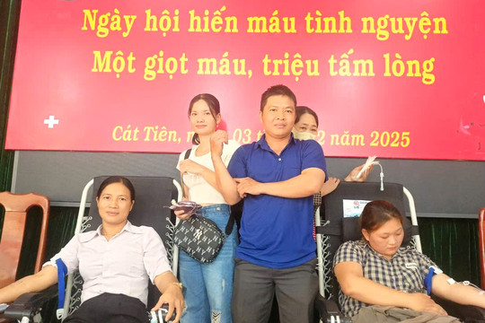 Tiếp nhận 176 đơn vị máu tại Ngày hội hiến máu xã Cát Tiên