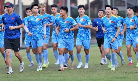 U22 Việt Nam - U22 Lào: Cẩn trọng trước đối thủ đã lột xác