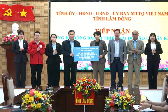 Lâm Đồng tiếp nhận 3 tỷ đồng ủng hộ đồng bào lũ lụt từ tỉnh Tuyên Quang