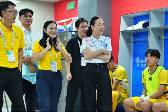 U22 Thái Lan đại thắng 6-1, nhận thưởng nóng từ Madam Pang