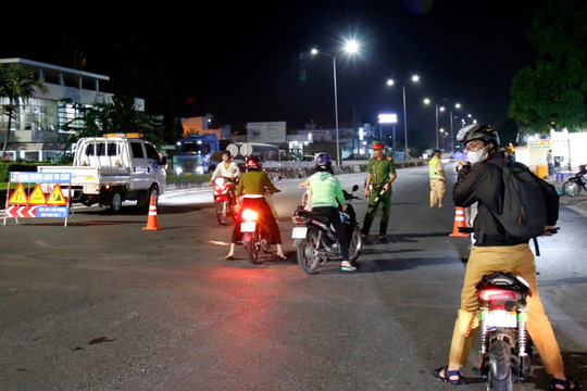 Phú Thủy ứng phó khẩn cấp khi nước lũ tràn vào khu dân cư