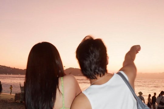 Tăng Duy Tân và Bích Phương: Khoảnh khắc ôm eo làm rõ tin đồn