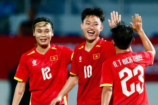 Thái Thị Thảo lập hattrick, tuyển Nữ Việt Nam ra quân tưng bừng ở SEA Games 33