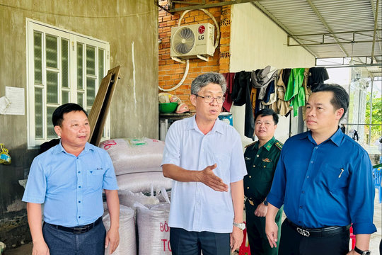 Không để người dân bị cô lập, thiếu đói, rét trong mưa lũ