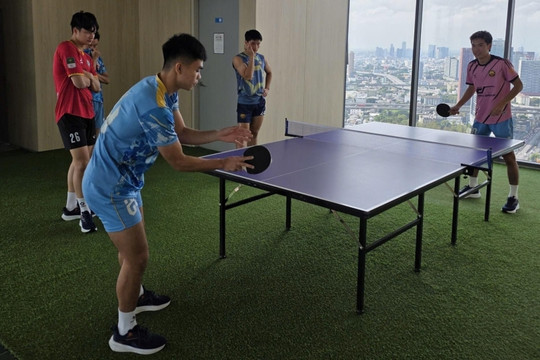 U22 Việt Nam dùng bóng bàn giải tỏa áp lực trước trận then chốt