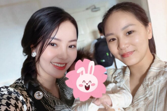 Á hậu Thụy Vân thuê y sĩ chăm sóc con gái sau sinh
