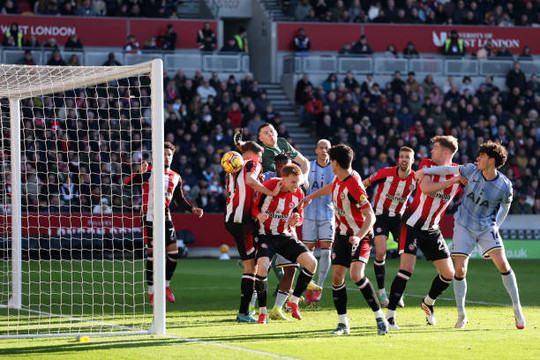 Tottenham vs Brentford: Khi sân nhà là gánh nặng, sân khách là nỗi lo