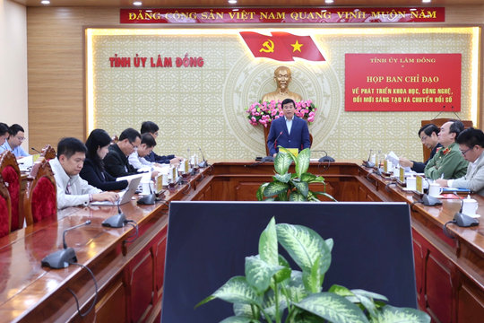 Đưa công nghệ số đến gần dân