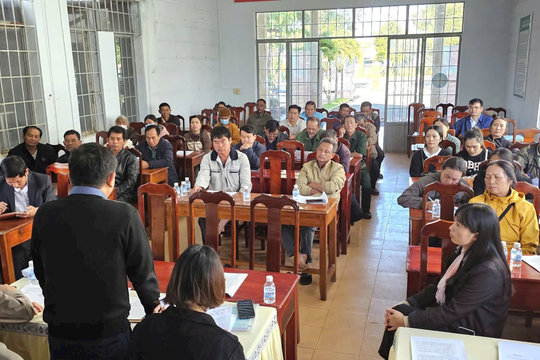 Lắng nghe ý kiến người dân có đất thuộc diện thu hồi phục vụ dự án cao tốc