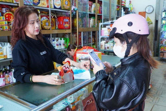 Chợ truyền thống đã quen với không dùng tiền mặt