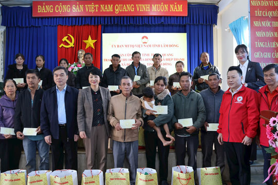 Hiệp Thạnh đồng lòng tái thiết sau lũ