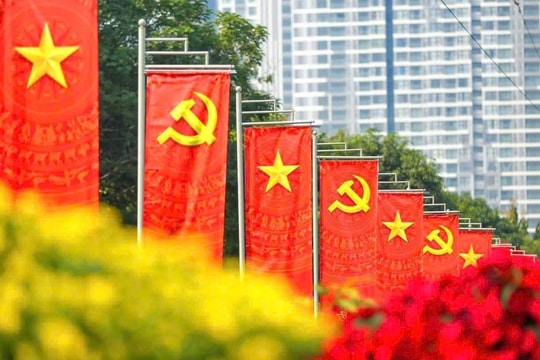 Lâm Đồng đẩy mạnh tuyên truyền trực quan Đại hội lần thứ XIV của Đảng