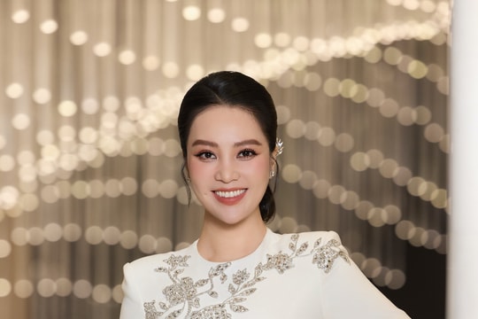 MC Thụy Vân tái xuất ấn tượng tại Giải thưởng VinFuture