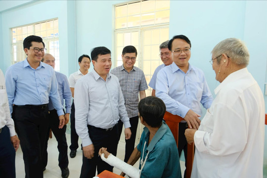 Khẩn trương ổn định đời sống người dân bị thiệt hại nặng do mưa lũ