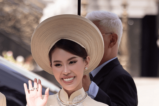 Tiên Nguyễn rạng rỡ trong lễ gia tiên cùng hôn phu